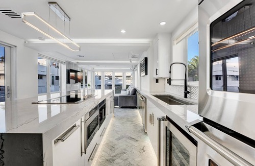 South Beach House | Modern Mansion of Miami- Sleeps 12- Versace Mansion Neighbor {Floor 2 & 3}