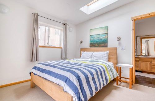 Neahkahnie Beach House | Modern Manzanita Retreat - Meredith Lodging