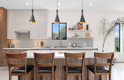 San Anselmo House | Modern Marin County Hill Retreat 5BR, 4.5BA Sleeps 10 Mt. Tam Views Near SF