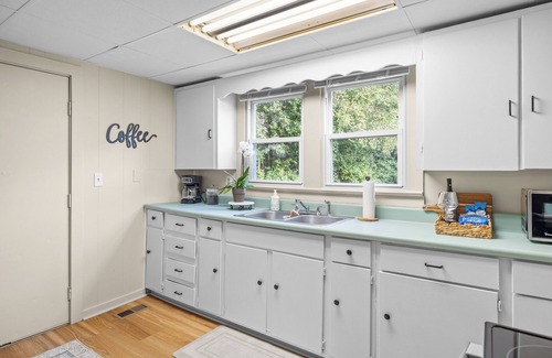 Alcoa House | Modern Maryville Escape Near Airport & Parks