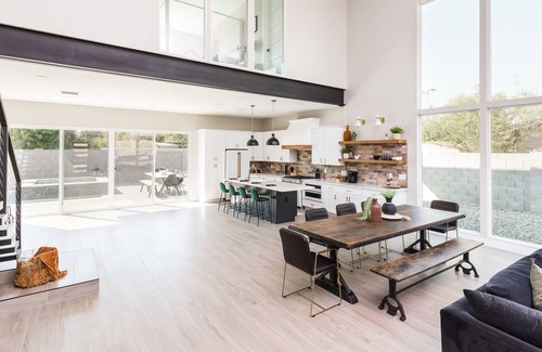 Southwest Village House | MODERN MASTERPIECE- CAMELBACK VIEWS - PRIVATE POOL & SPA