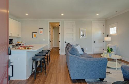 Melrose House | Modern Melrose-2 Bedroom Condo-5 mins to Broadway