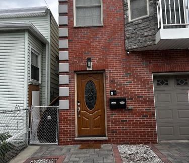 Hackensack River Waterfront House | Modern minimalistic 3 bdr Apt Townhouse