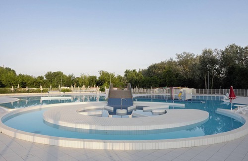 Lido Adriano House | Modern mobile home close to beach Marina, 2 bedrooms 1,5 bathrooms, cosy terrace