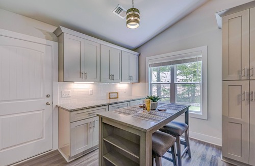 Ellijay House | Modern mountain cabin with patio, central AC, and washer/dryer
