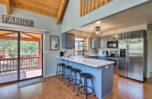 Munds Park Cabin | Modern Mountain Chalet: Munds Park Retreat w/Deck