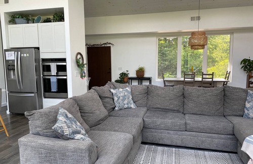 Seymour House | Modern Mountain Getaway