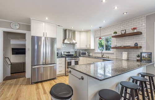 Yosemite Forks House | Modern Mountain home close to Yosemite S. entrance & Bass Lake.
