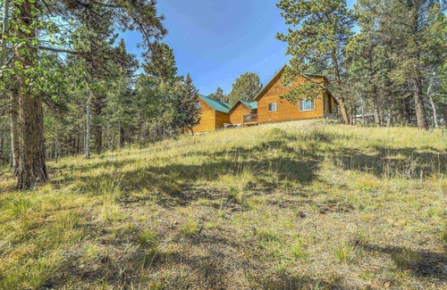 Florissant House | Modern Mountain Home, Internet, WiFi, Dog Friendly with Fee