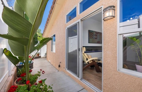 Topanga House | Modern Mountain-Top Designer Los Angeles Home. State of Art