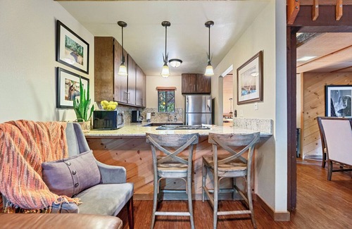 Shaver Lake Condo | Modern Moutain Retreat w/Spa and Sauna