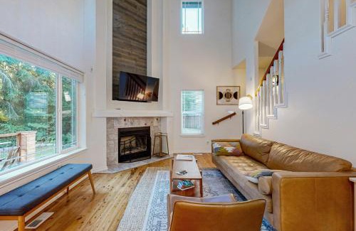 Welches House | Modern Mt. Hood Village Escape