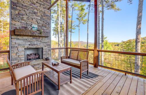 Cherry Log House | Modern Mtn Cabin with Deck and Views in Blue Ridge!