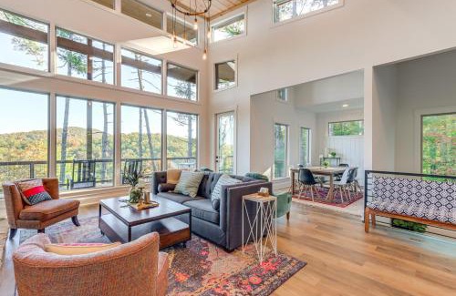 Cherry Log House | Modern Mtn Cabin with Deck and Views in Blue Ridge!