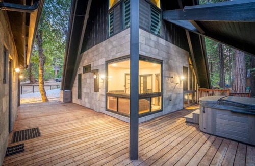Musick Ridge Cabin | Modern Mtn Luxette -Soak, Stay, & Be Spoiled