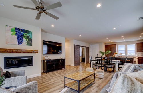 Murphys House | Modern Murphys Vacation Home Near Downtown!