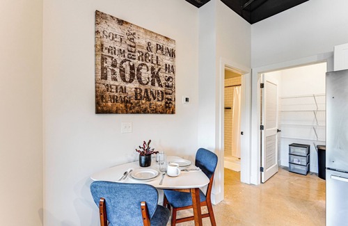 Nashville Condo | Modern Nashville Condo: 5 Mi to Downtown!