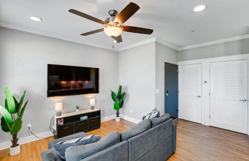 The Nations Apartment | Modern Nashville Condo Walk to Local Breweries!