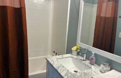 Dunean Apartment | Modern Near Downtown Hospitals Greenville Stay