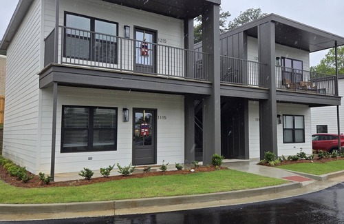 Oxford Condo | Modern new 1-Bedroom condo, sleeps 4, close to Ole Miss in wonderful Oxford