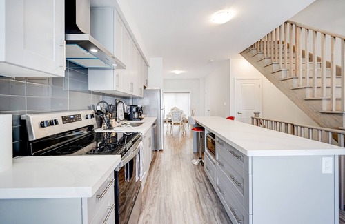 Durham Region House | Modern New 4 Bedroom Townhome with Indoor Fireplace