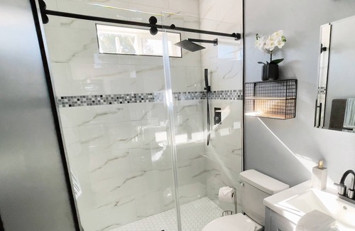 Bonita House | Modern New Constructed Casita with a Backyard next to the University of La Verne