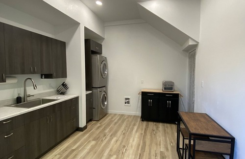 Sunnyside Apartment | Modern, new stand alone furnished 2 level studio with views of Mt Tabor.