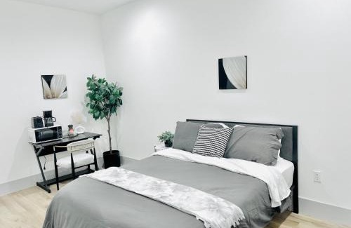 Van Nuys Apartment | Modern New Studio Cozy&Prime Location