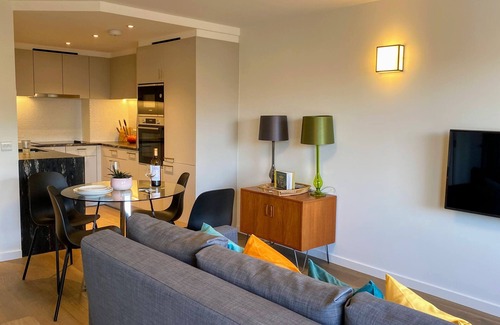 Wapping Apartment | Modern & Newly Renovated Cosy Pied-à-Terre | Tower Hill