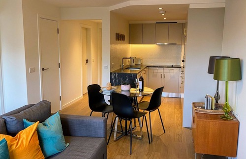 Wapping Apartment | Modern & Newly Renovated Cosy Pied-à-Terre | Tower Hill
