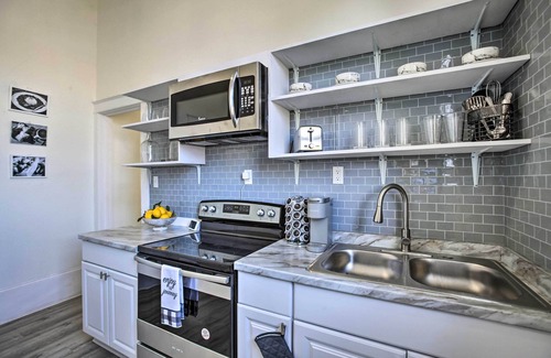Central City Condo | Modern NOLA Condo: 2 Mi to Bourbon Street