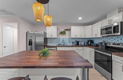 Paradise Valley Oasis House | Modern North Phoenix Retreat | Heated Pool & Luxe Comfort