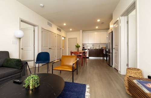 Downtown Louisville Apartment | Modern Nulu 2BR CozySuites 05