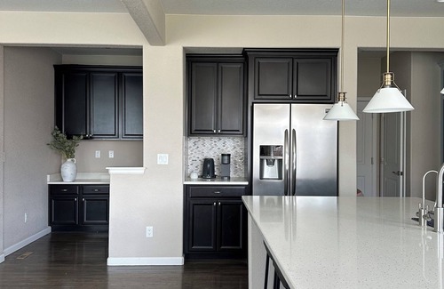 Commerce City House | Modern Oasis/Family Friendly/Hot Tub/Spacious