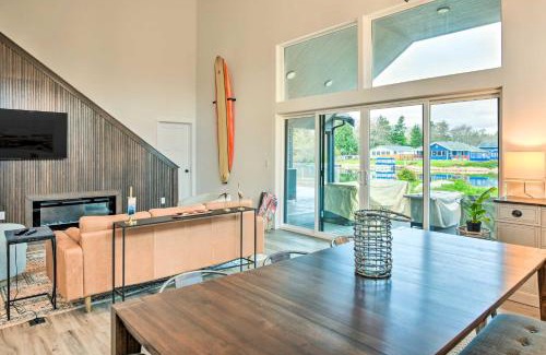 Ocean Shores House | Modern Ocean Shores Getaway with Dock!