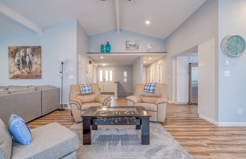 Bayshore House | Modern Oceanfront Home w/Hot Tub in Bayshore Community