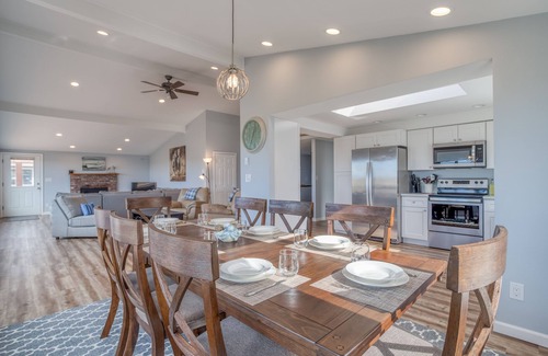 Bayshore House | Modern Oceanfront Home w/Hot Tub in Bayshore Community