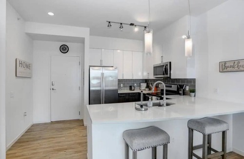 Downtown Tampa Bed & Breakfast | Modern One-Bed High-Rise Oasis in Downtown Tampa