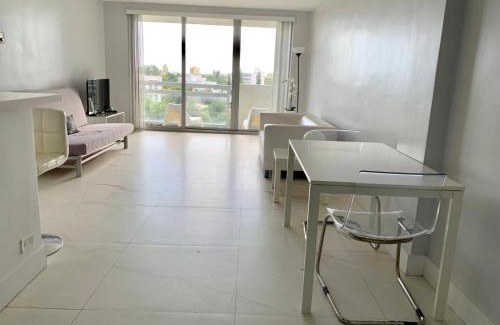West Avenue Apartment | Modern one bedroom apartment