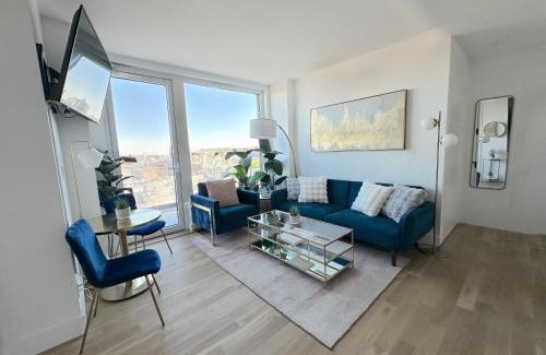 Williamsburg Apartment | Modern One Bedroom - Large Private Terrace - Luxury Building - Williamsburg