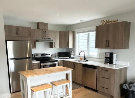 Langford Apartment | Modern One-Bedroom Retreat in Bear Mountain