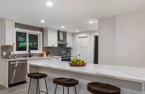 The Highlands House | Modern Open Plan 4 bed house
