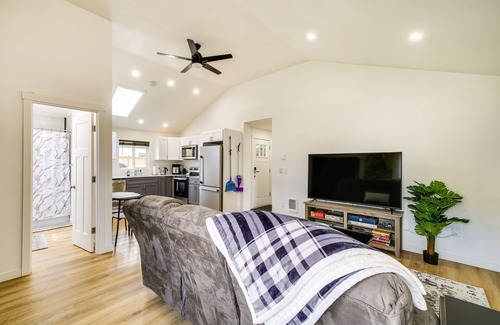 Pacific House | Modern Pacific Vacation Rental: 5 Mi to Lake Tapps