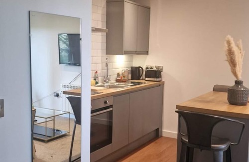 Morcott Apartment | Modern Peaceful Open Plan 1-bed Apartment Rutland