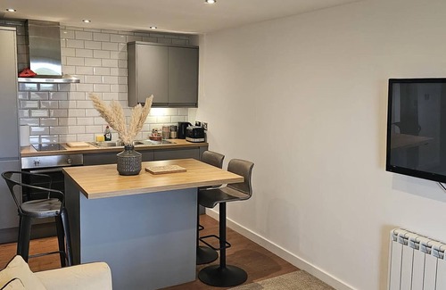 Morcott Apartment | Modern Peaceful Open Plan 1-bed Apartment Rutland