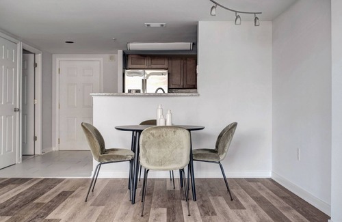 Pentagon City Apartment | Modern Pentagon City 1BR w/W/D, Gym & Lounge, near Metro, by Blueground