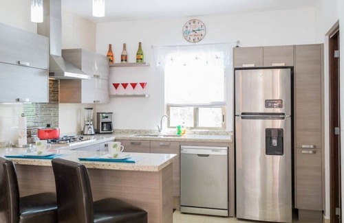 Villa Juarez Condo | Modern Penthouse, 3 bedrooms Private Rooftop with Jacuzzi, Ocean Views