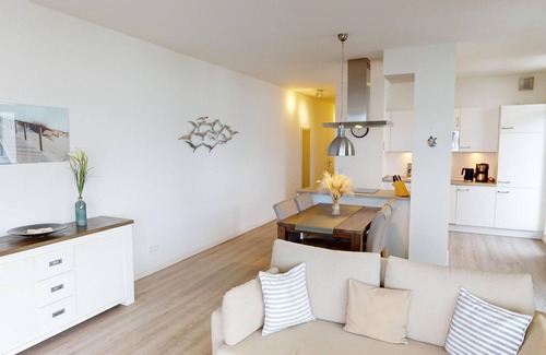 Pelzerhaken Apartment | Modern penthouse apartment close to the beach with sea views