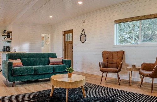 Center Point House | Modern, pet friendly shipping container home in charming Texas Hill Country