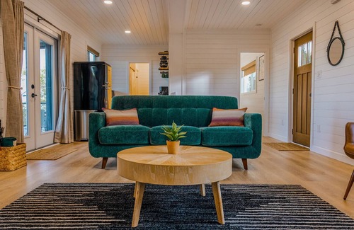 Center Point House | Modern, pet friendly shipping container home in charming Texas Hill Country